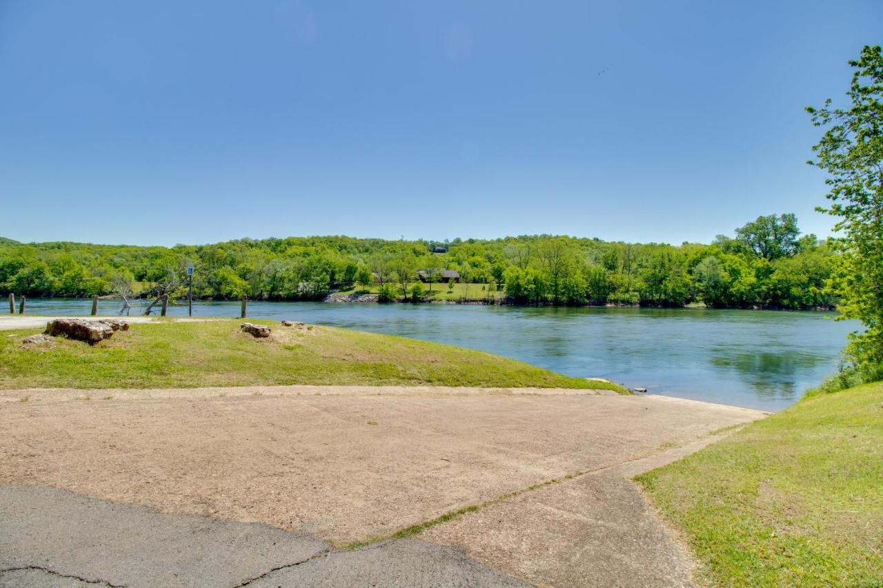 Spacious White Rivers Jewel Fishing Haven! Flippin Buitenkant foto